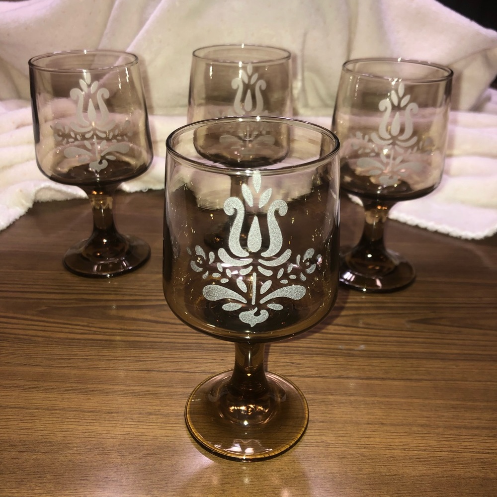 Pfaltzgraff VILLAGE Set of 4-5 1/8" Wine Glass Goblets Brown Etched Stemware